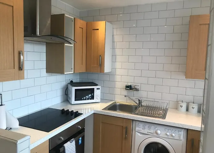 Kingsway Court