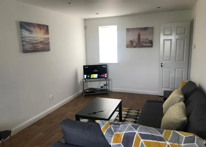 Kingsway Court